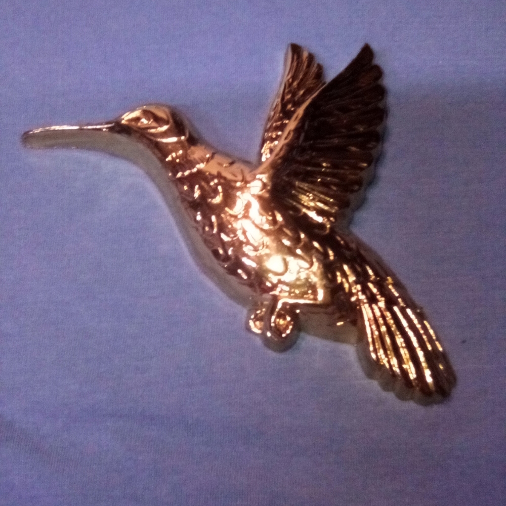 1985 Homco Hummingbird Gold Color Plastic V7669 5"